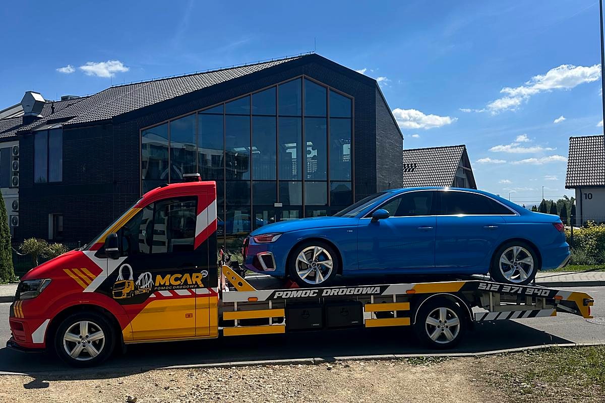 Auto zabezpieczone na lawecie M-Car